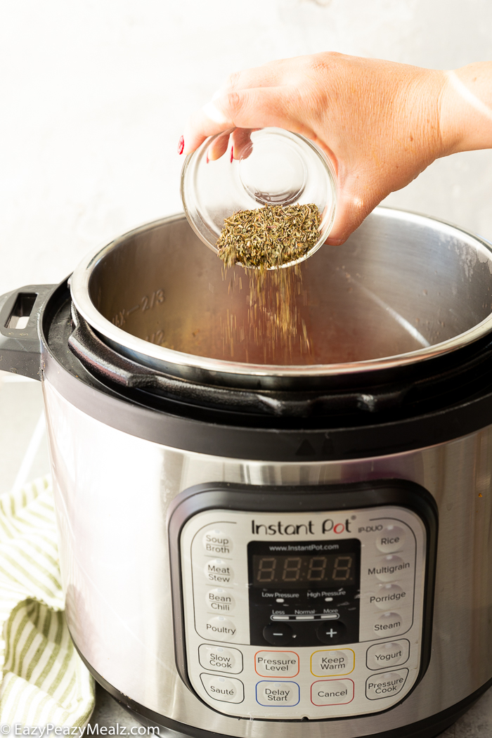 Adding spices to an instant pot