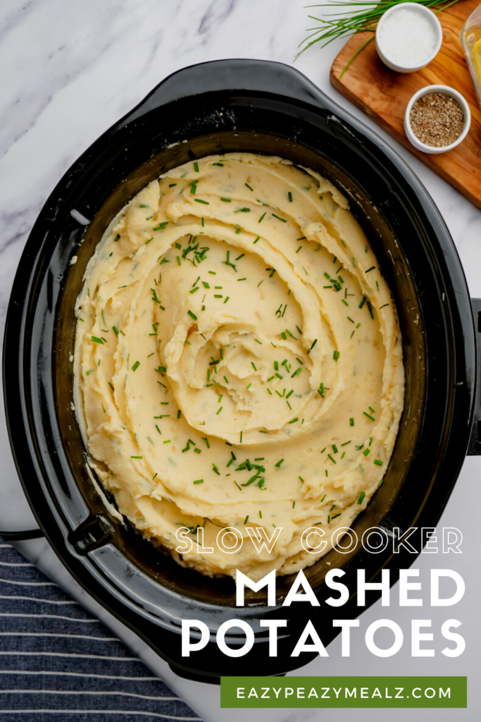 Slow Cooker mashed potatoes, the easiest ways to make mashed potatoes for a crowd, while keeping your oven and stove top available.