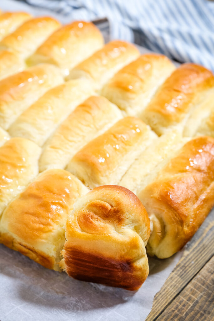 The best fluffiest, most delicious rolls, lion house roll recipe