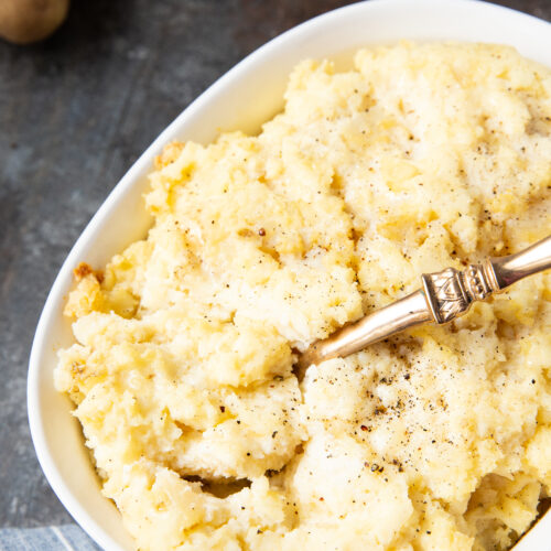 Make ahead mashed poatoes, the best mashed potatoes for Thanksgiving.