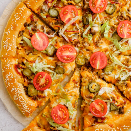 Cheeseburger pizza, a quick and easy dinner with tons of flavor