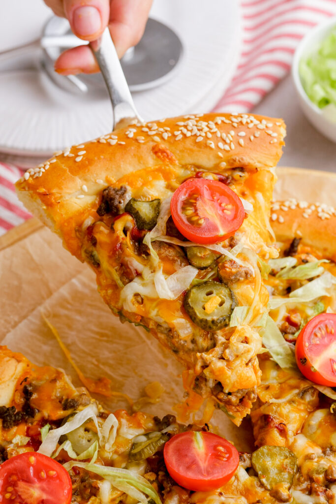 Cheeseburger pizza slice