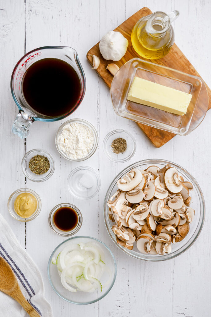 The ingredients for the mushroom gravy for salisbury steaks