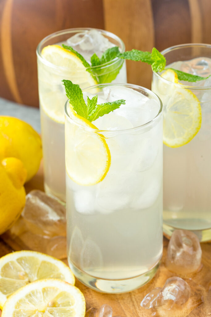 fresh squeezed homemade lemonade