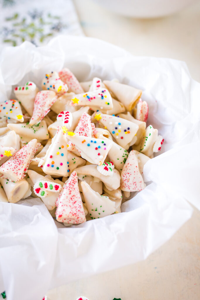 Easy Christmas Treats: these chocolate covered Bugles are the simplest little Christmas tree treats and so tasty. 