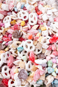 A valentine snack mix that is crunchy, chewy, sweet, and salty. The perfect combo.