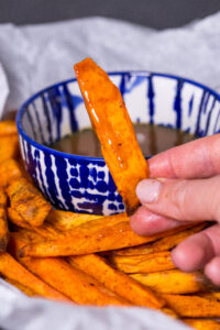 amazingly crisp sweet potato fries with caramel dipping sauce