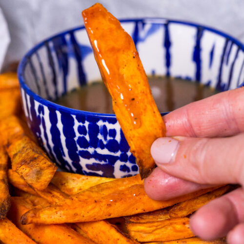 amazingly crisp sweet potato fries with caramel dipping sauce