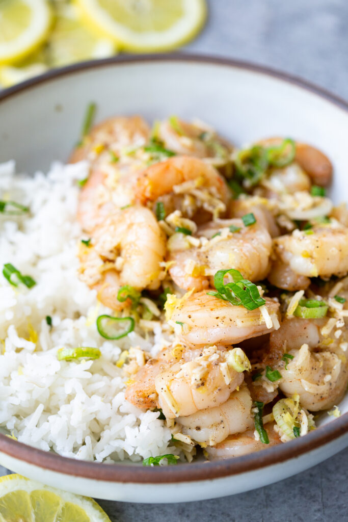 Delicious lemon garlic parmesan shrimp, an easy parmesan garlic and lemon shrimp mixture served with rice