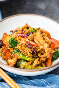 Easy Ramen Stir Fry: a delicious and easy to make ramen stir fry that is customizable, tender veggies, succulent chicken, and a homemade sauce.