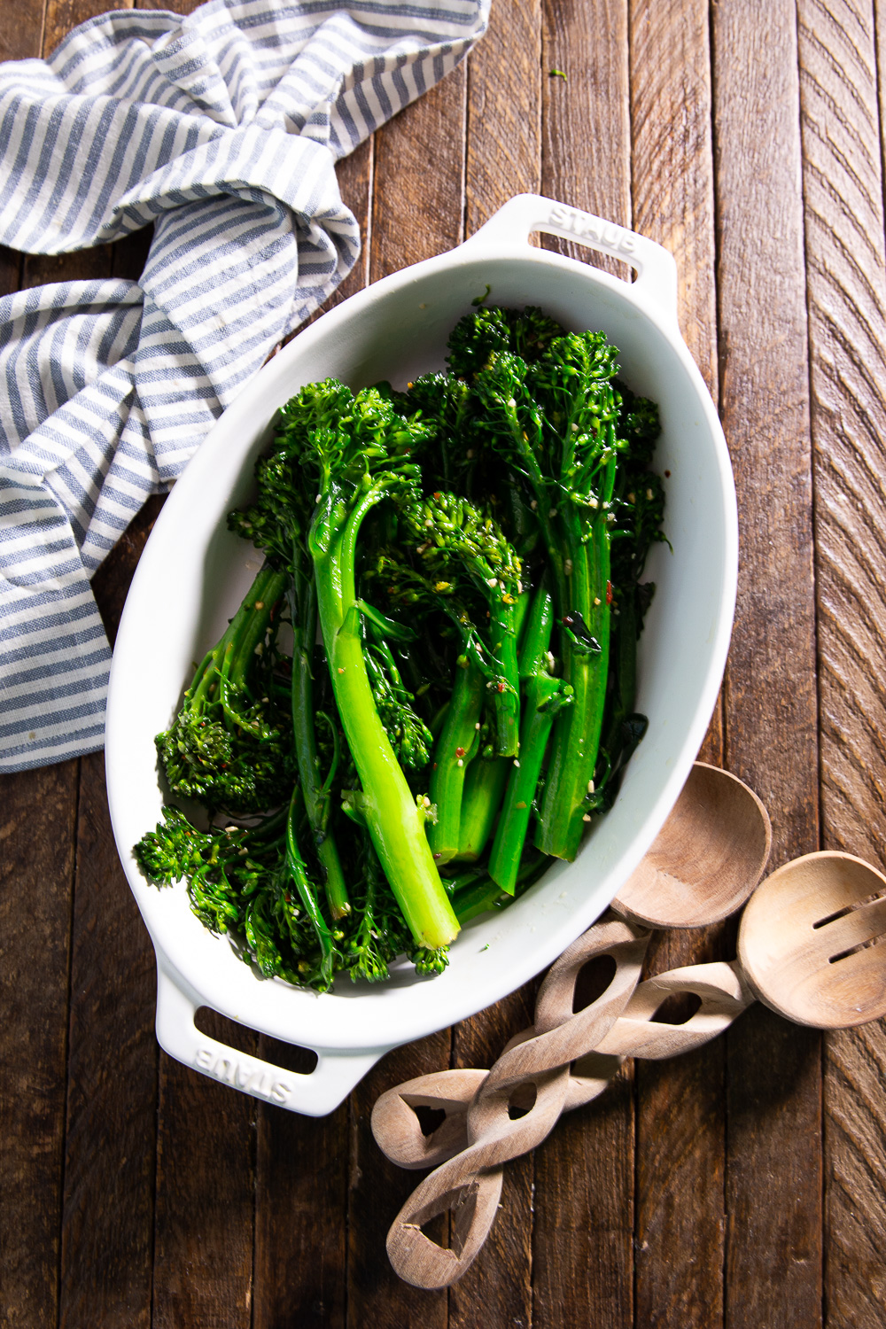 Garlic broccolini, an easy and perfect side dish for whatever protein you are serving. 