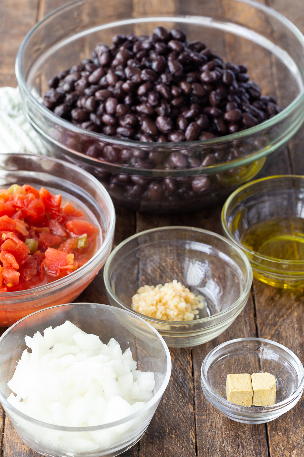 What you need to make black beans stove top. 