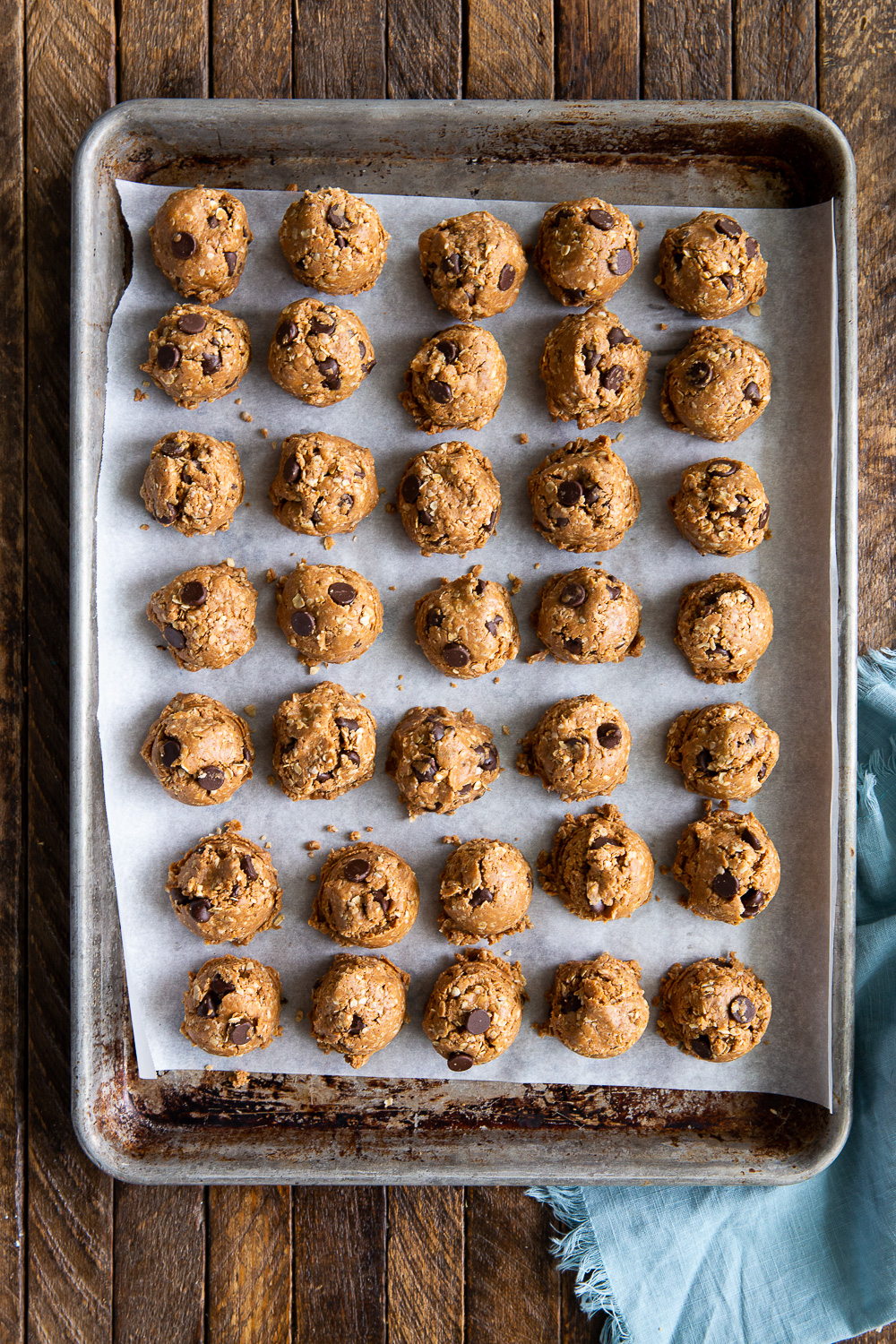 Freezing a tray of protein balls, these chocolate peanut butter protein bites are the best. 