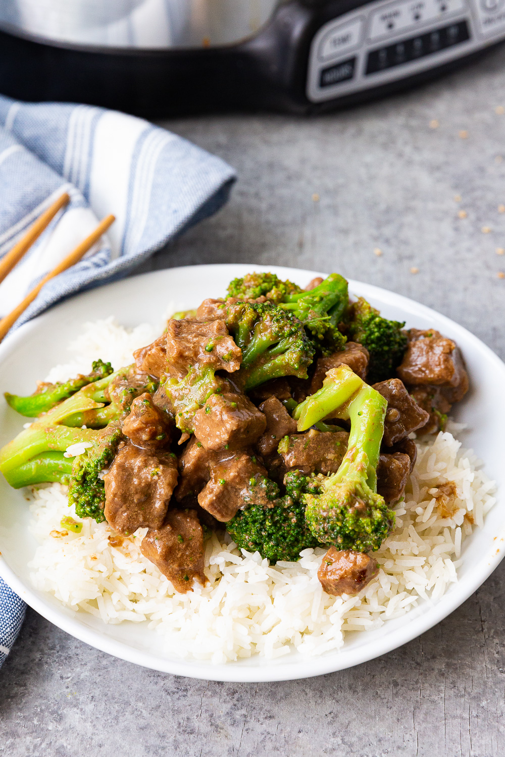 Slow Cooker Beef and Broccoli - Easy Peasy Meals