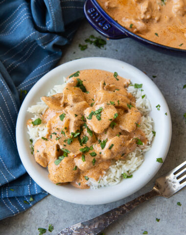 How to make butter chicken, this easy butter chicken is loaded with flavor.