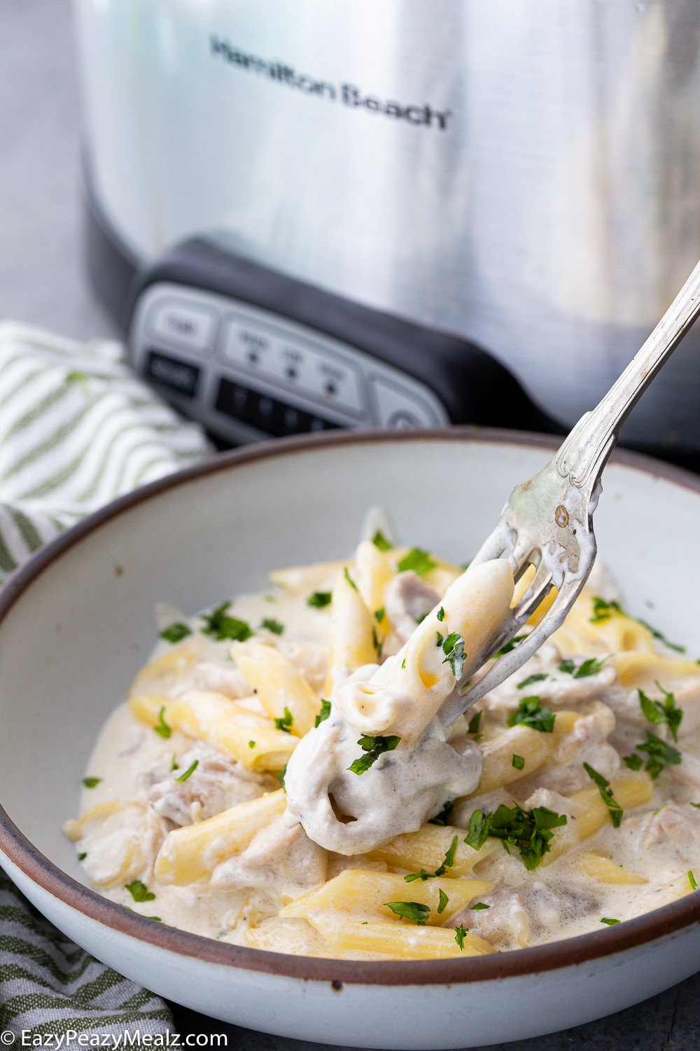 Slow cooker chicken alfredo
