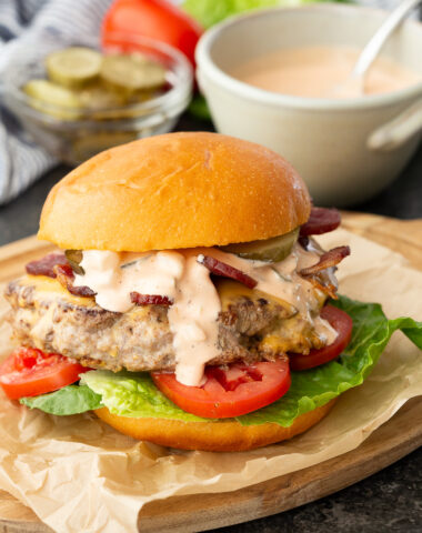 Burger sauce, a homemade sauce that elevates burgers with tangy, zippy, delicious flavor.