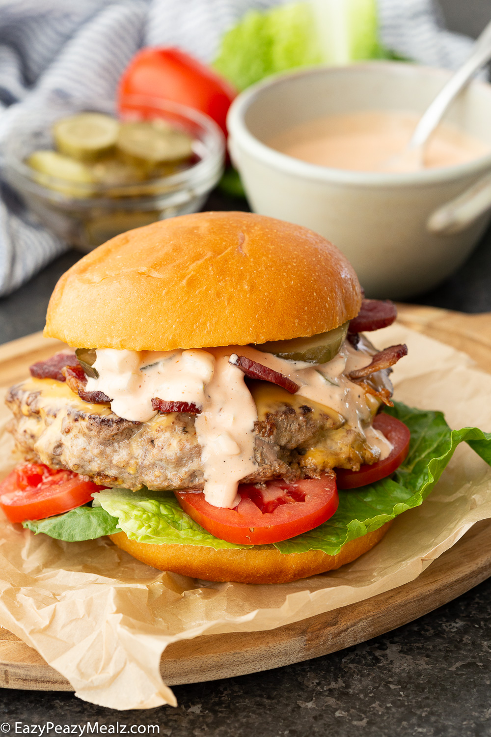 Burger sauce, a homemade sauce that elevates burgers with tangy, zippy, delicious flavor. 