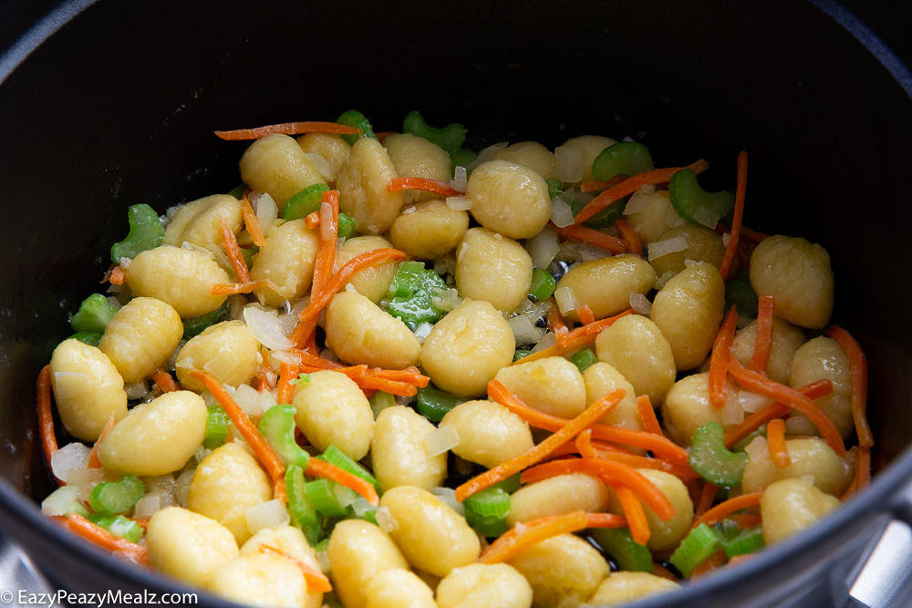 Chicken gnocchi soup, how to make this creamy soup. 