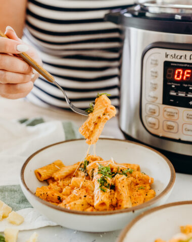 Instant Pot Creamy Rigatoni with lots of cheese