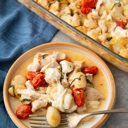 A plate of chicken gnocchi bake