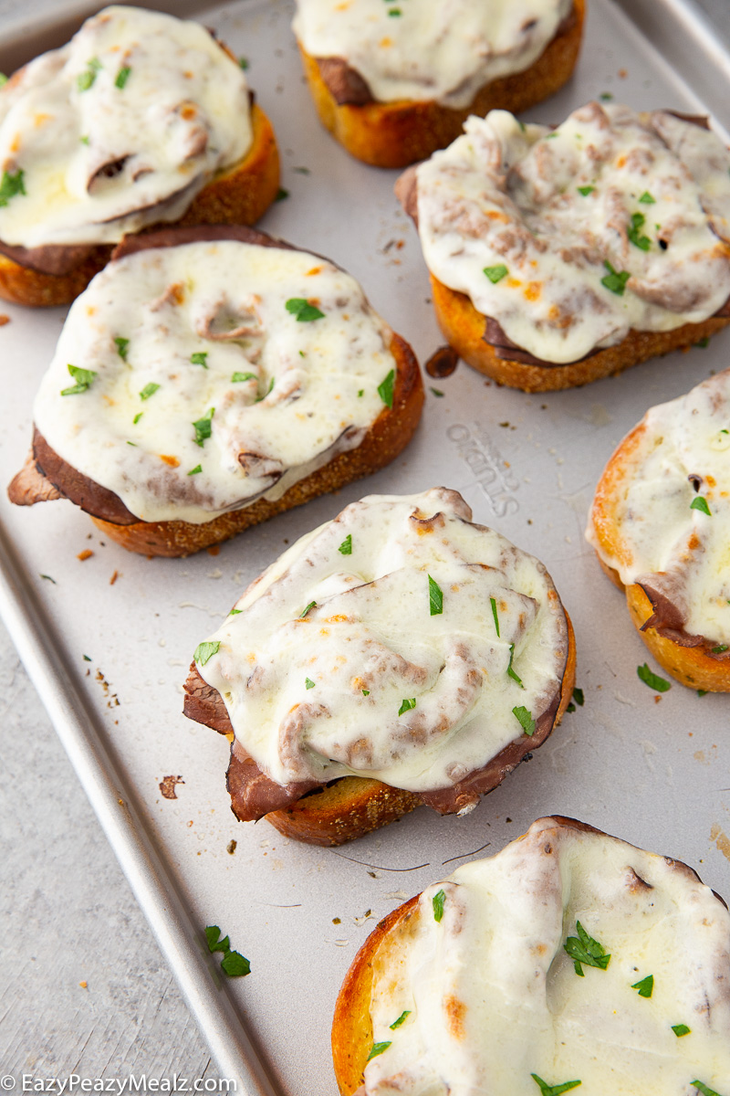 A tray of Texas toast french dip