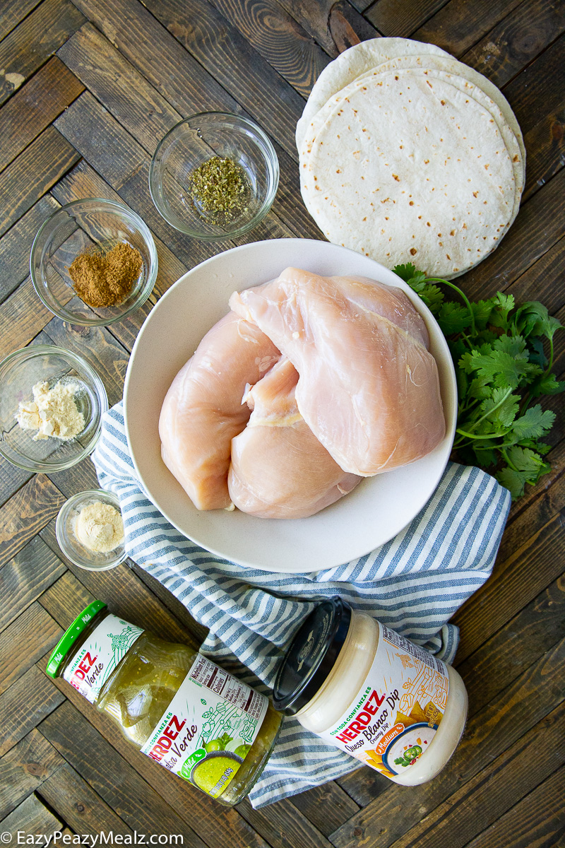 Slow cooker salsa verde queso chicken ingredients