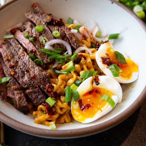 A good garlic butter steak cheesy ramen